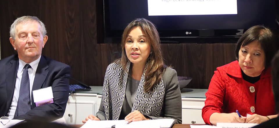 Senator Loren Legarda delivered a presentation on Parliamentary Leadership on Carbon Reduction Policies.