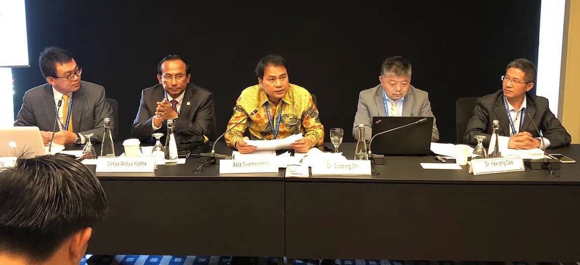 Mr. Jianpeng Wang, Chairman, Global China Research Foundation, Hon. Satya Widya Yudha MP, Indonesia, Hon. Aziz Syamsuddin MP, Indonesia, Dr. Guoqing Shi, Professor & Director, Social Development Center, Hohai University, Dr. Yaxiong Cao, Wuhan University.