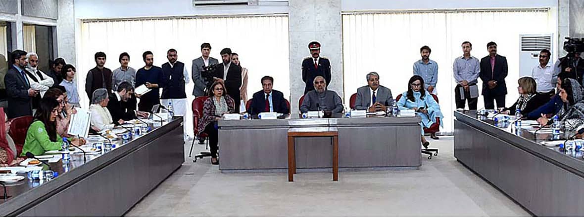 (l-r): Shazia Rafi, Hon. Riaz Fatyana, MNA, Convener, SDGs Taskforce, Hon. Asad Qaisar, Speaker, National Assembly, Hon. Naveed Qamar, MNA, Board member, AirQualityAsia, Hon. Senator Sherry Rehman, Chair, Senate Climate Caucus